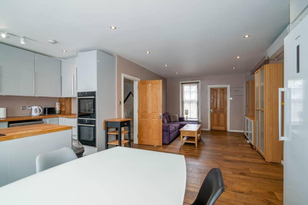 Luxury Apartment Located Near Marble Arch & Baker Street London Exteriör bild